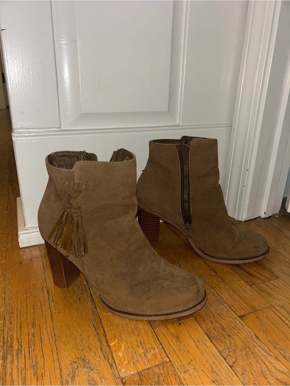 Women’s Suede Tassel Ankle Boots - Brown